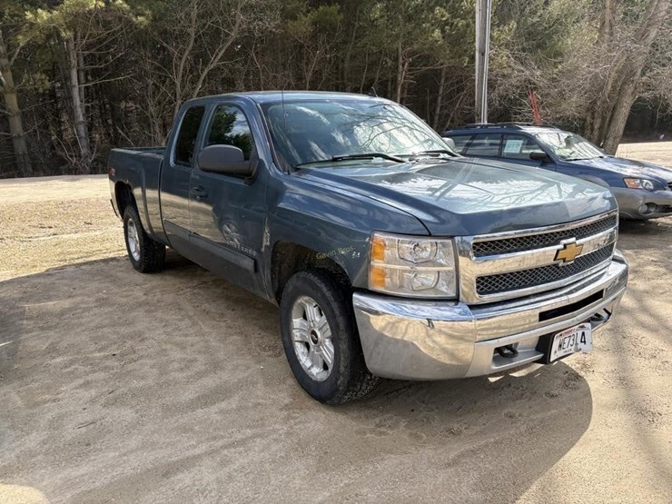 2013-chevrolet-1500-image-3