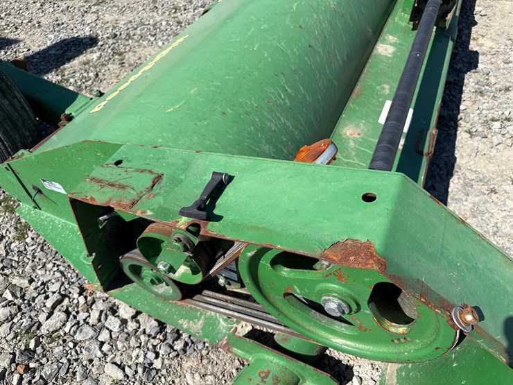 john-deere-520-image-23