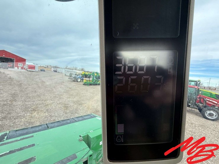 2011-john-deere-r450-image-27