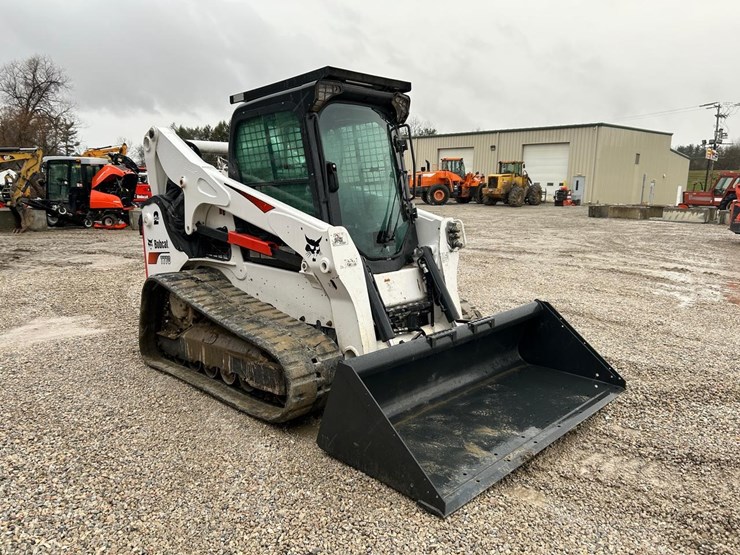 2022-bobcat-t770-image-6