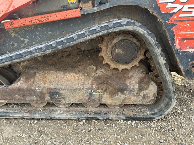 2015-kubota-svl75-2-image-17