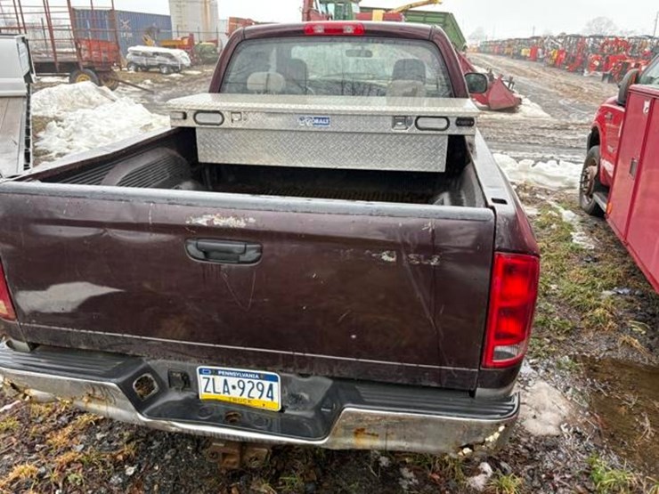 2004-dodge-ram-1500-image-8