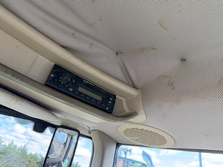 2012-john-deere-6430-image-58