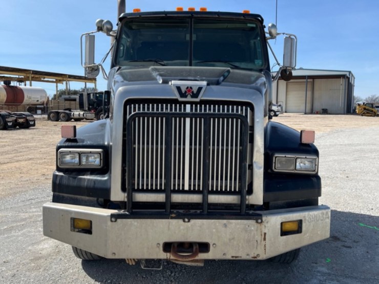 2011-western-star-4900sa-image-2