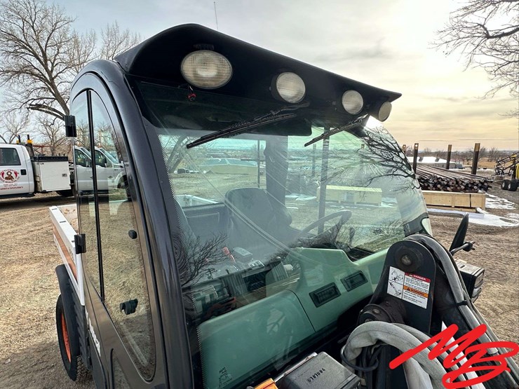 2007-bobcat-toolcat-5600-image-32