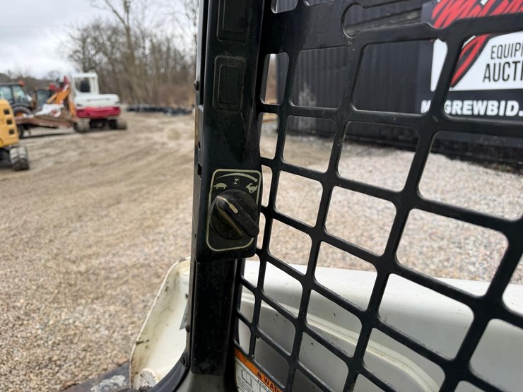 2016-bobcat-t590-image-21