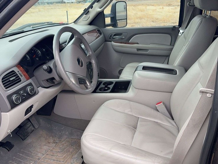 2009-gmc-sierra-2500-image-25