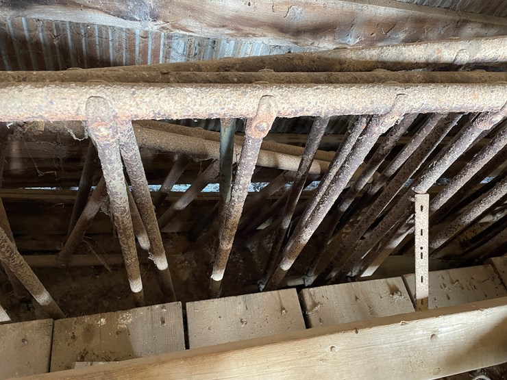 #6067-•-free-stall-stanchion-image-9