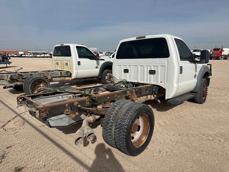 2011-ford-f550-image-5