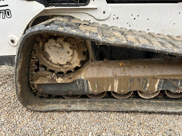 2022-bobcat-t770-image-14