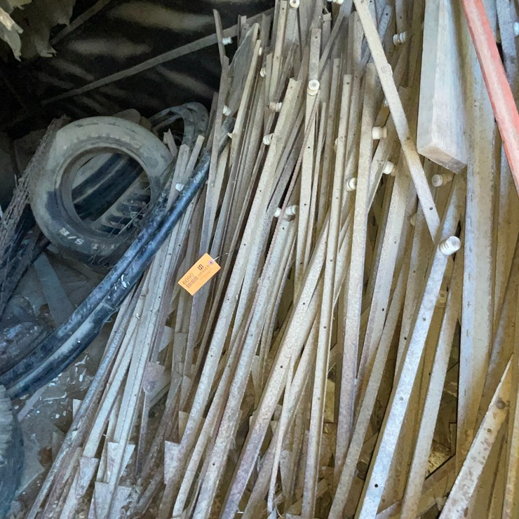 #6090 • Large Quantity of T-Posts