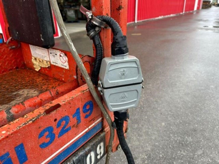 2009-skyjack-sjiii3219-image-12