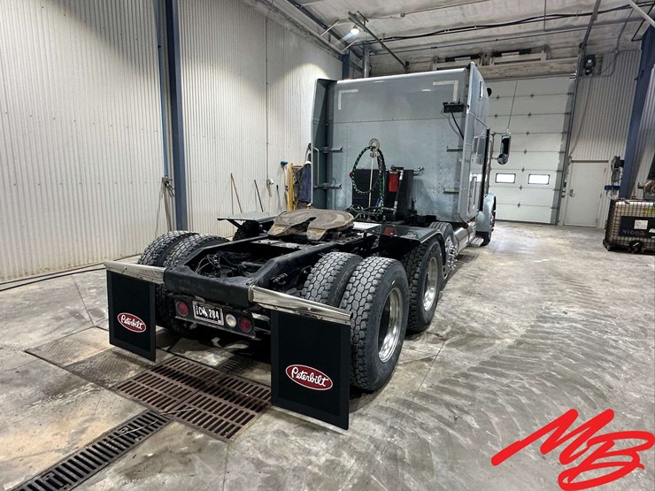 2007-peterbilt-379-image-29