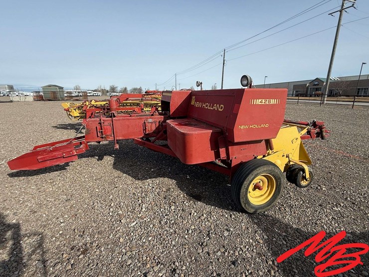 new-holland-426-image-2