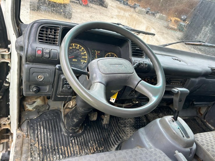 2007-gmc-w4-image-16