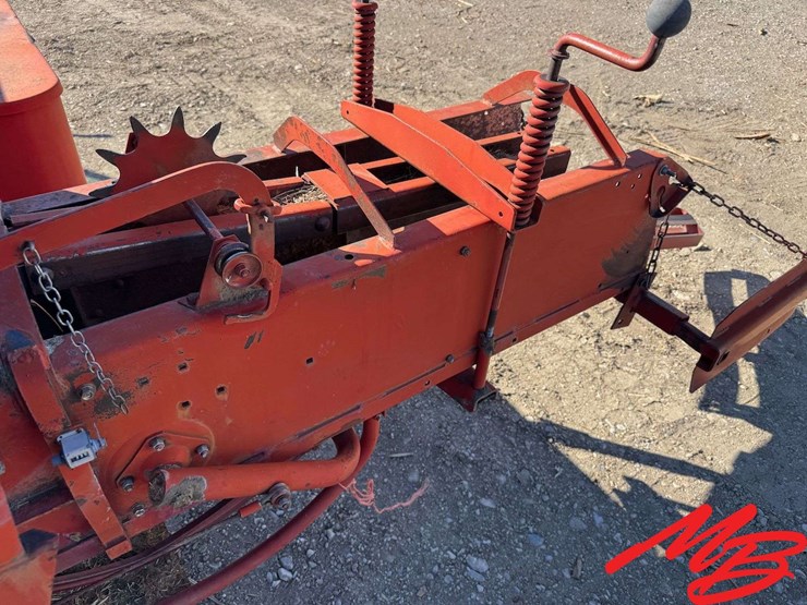 new-holland-315-image-11