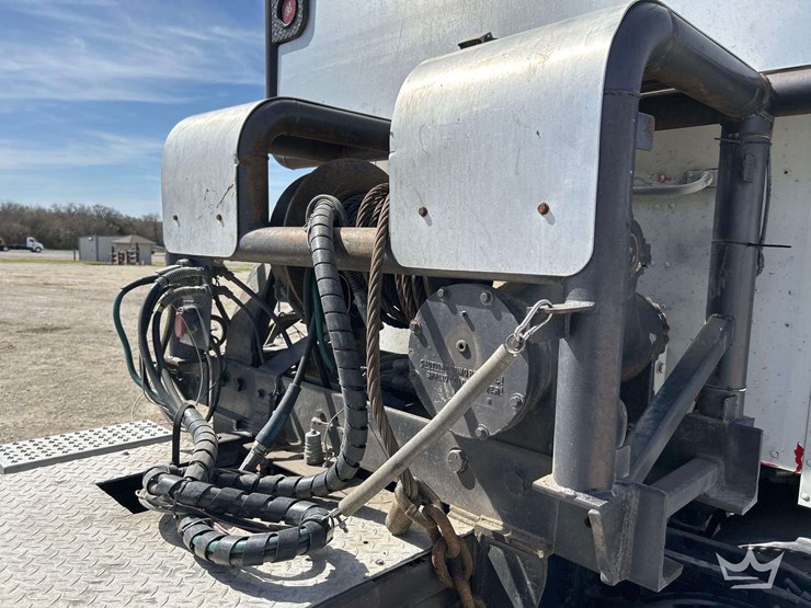 2006-peterbilt-379-image-35