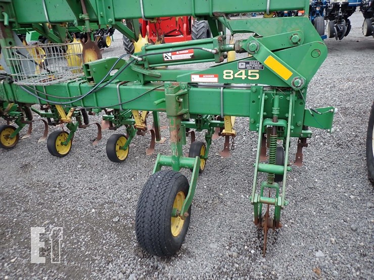 john-deere-845-image-3