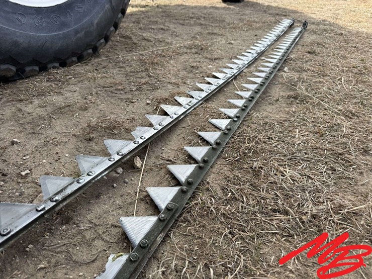 hesston-8450-image-34