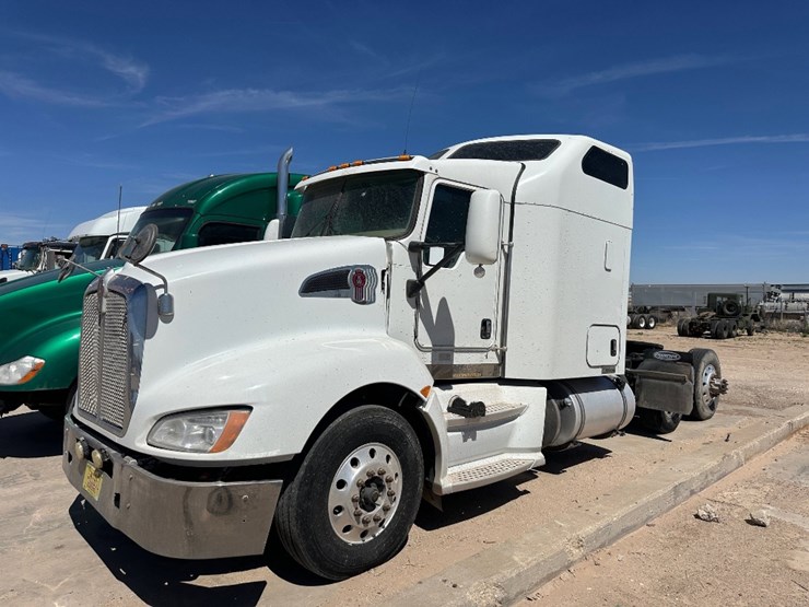 2013-kenworth-unknown-image-1