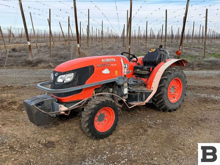 2014-kubota-m8540n-image-1