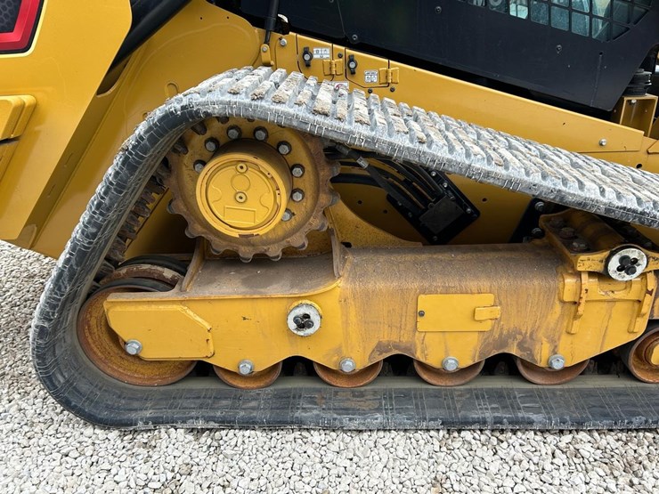 2023-caterpillar-299d3-image-13