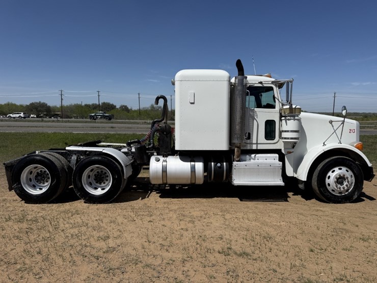 2013-peterbilt-367-image-4