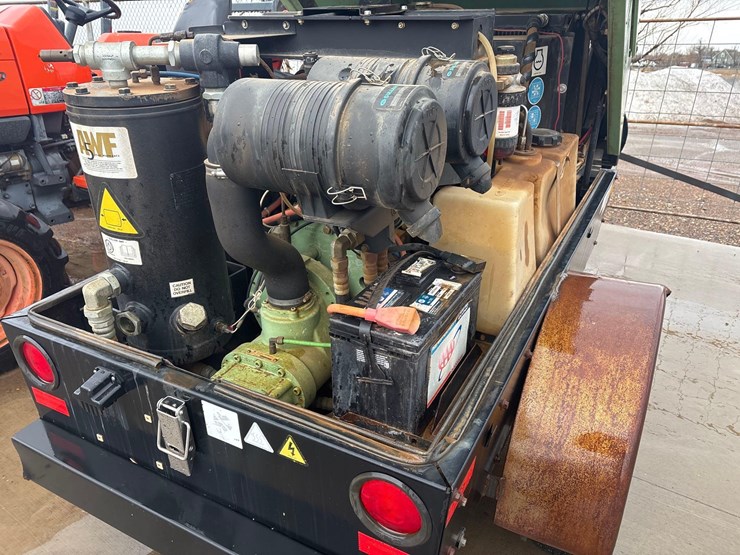 2012-sullair-185-cfm-image-3