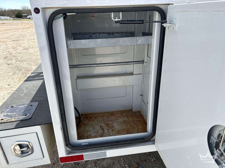 2022-chevrolet-silverado-6500hd-image-25