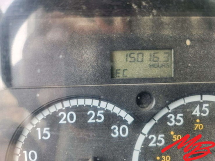 2002-sterling-m8500-image-38