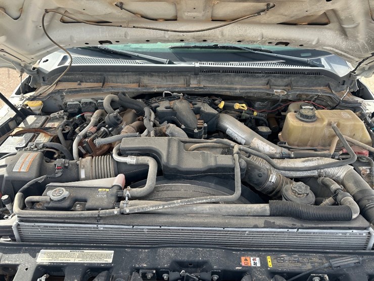 2011-ford-f550-image-11