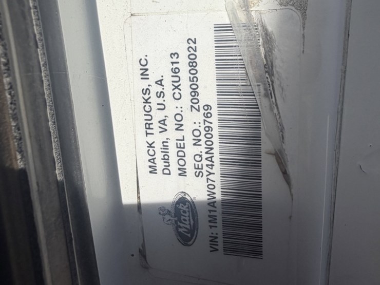 2010-mack-cxu-tri-axle-image-22