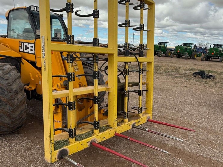 2021-jcb-542-70-agri-plus-image-23