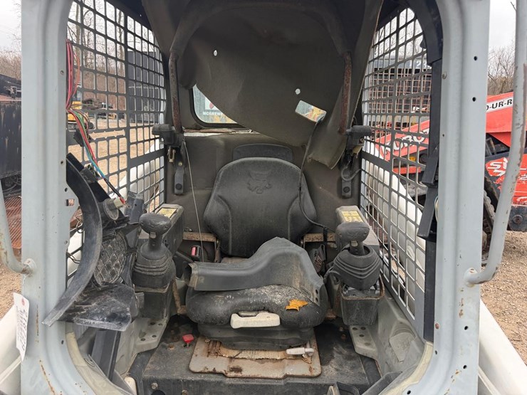 2016-bobcat-t450-image-11