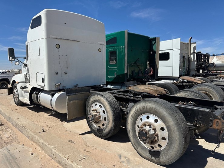 2013-kenworth-unknown-image-7