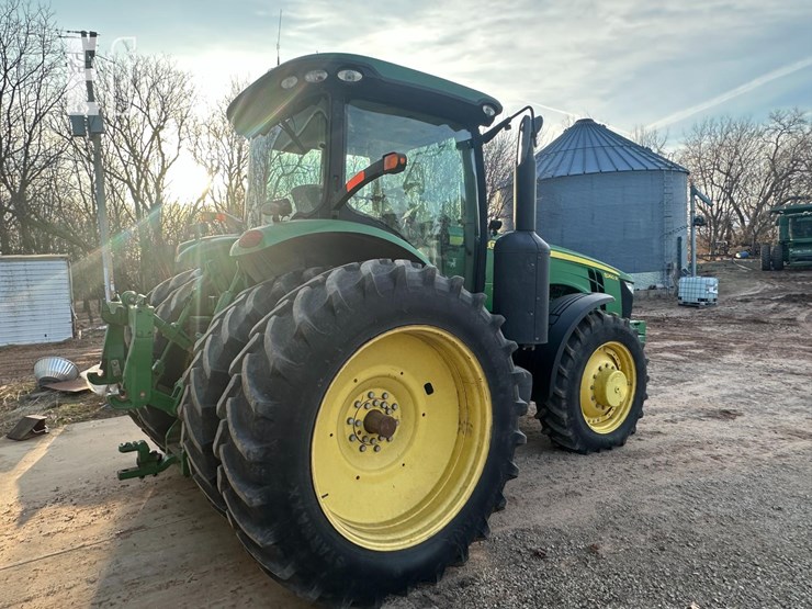 john-deere-8260r-image-3