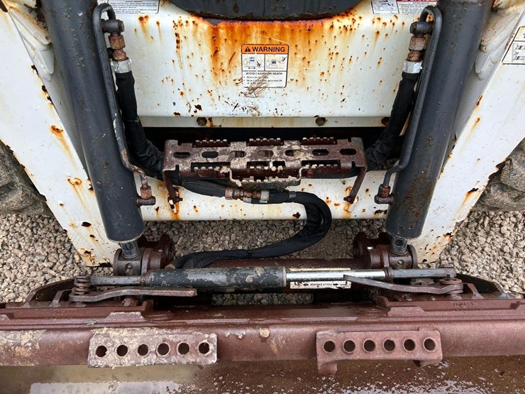 2017-bobcat-s650-image-10