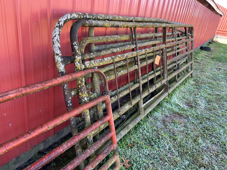 #6061-•-(4)-steel-gates-image-1