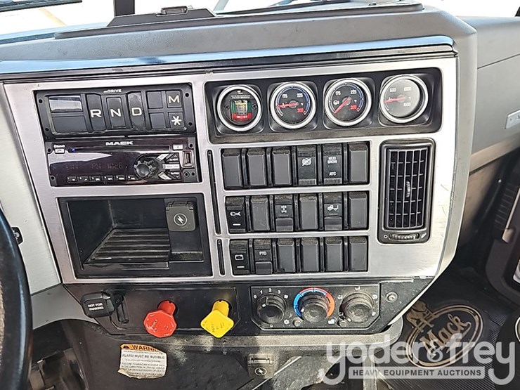 2021-mack-anthem-image-34