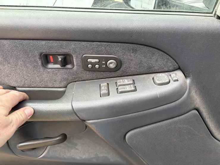 2000-chevrolet-1500-image-14