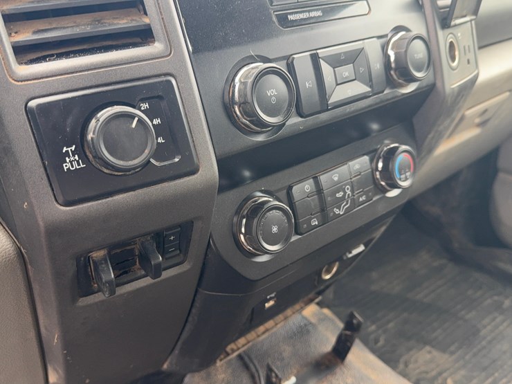 2018-ford-f350-xl-image-22