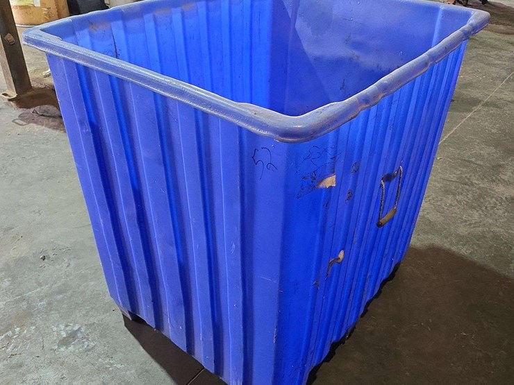 plastic-forklift-tote-image-3