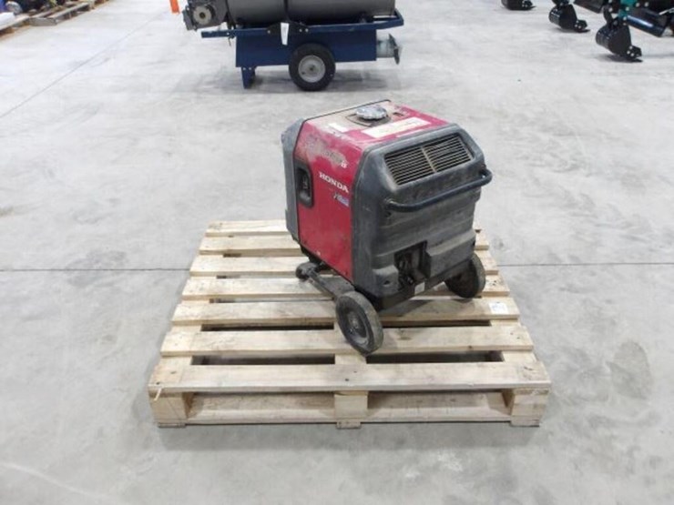 honda-eu3000is-image-8