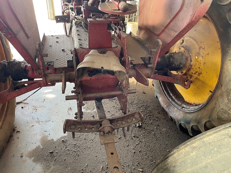 1958-massey-ferguson-33-image-18