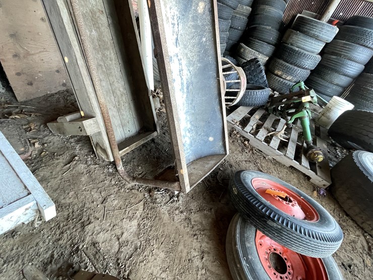 #6083-•-(2)-feed-troughs-image-8