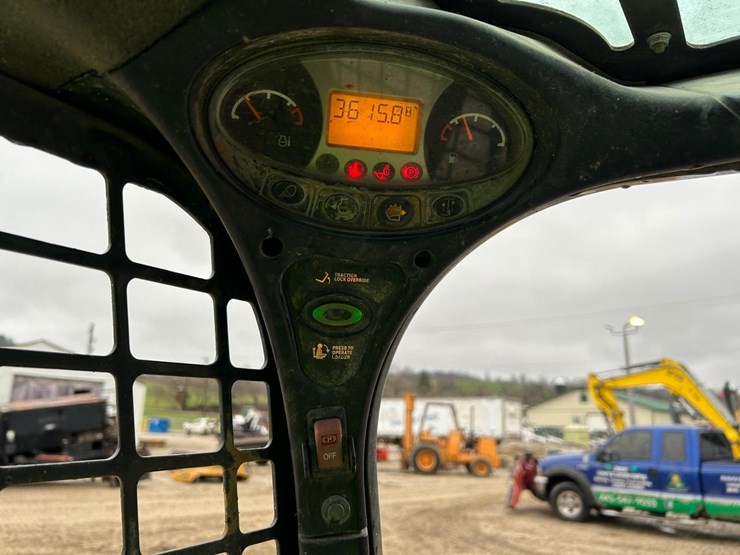 2022-bobcat-t550-image-25