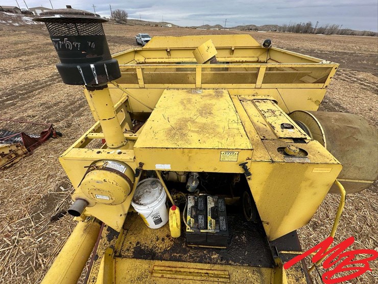 new-holland-70-image-31