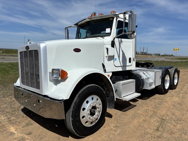 2012-peterbilt-367-image-1