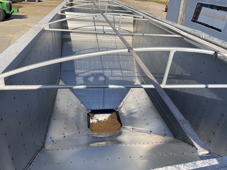 2011-wilson-hopper-bottom-image-18