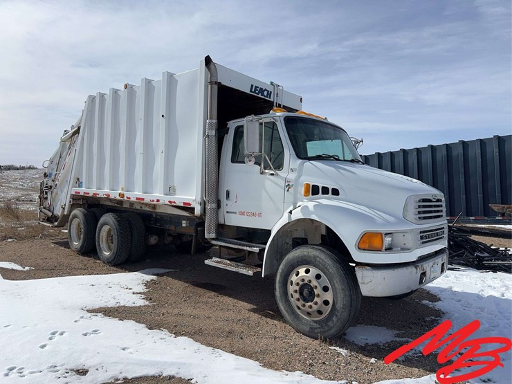 2002-sterling-m8500-image-8